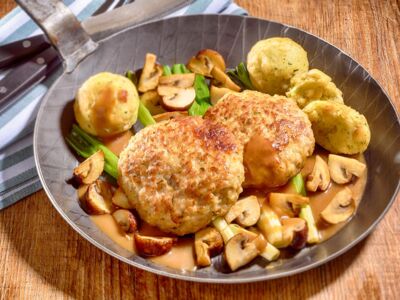 Pfannenfrikadelle nach Hausfrauenart,