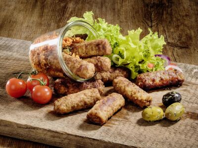 Balkanröllchen, Hackfleischröllchen aus Schweine-fleisch,