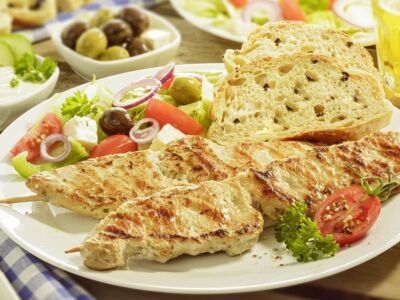 Souvlaki, Schweinefleischspieße mit Würzung griechischer Art,